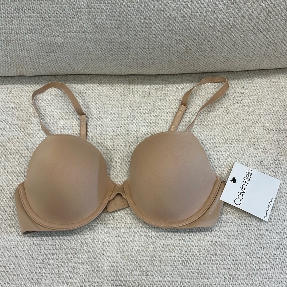 NWT Calvin Klein 34B Tan Bra